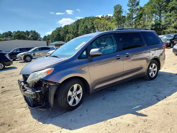 5TDKK3DCXGS736492 — 2016 Toyota Sienna, Передняя часть (Front End), фото до ремонта
