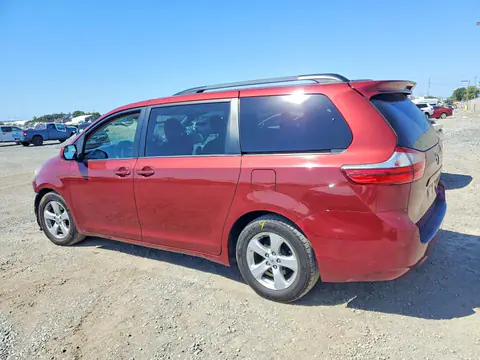 2016 Toyota Sienna VIN 5TDKK3DC7GS691026 фото 2