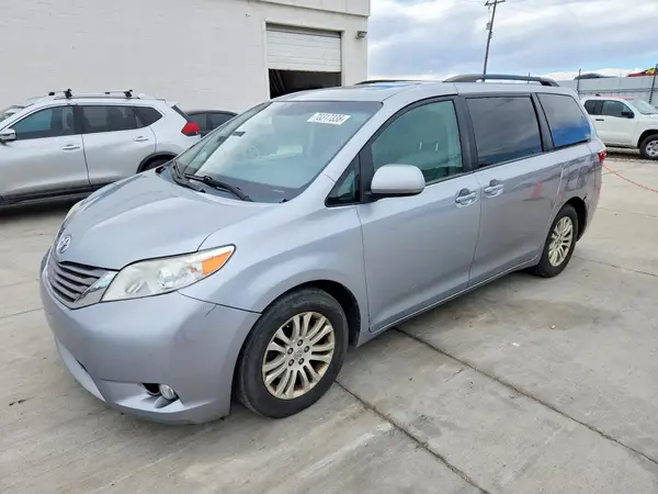 5TDYK3DC2GS692742 — 2016 Toyota Sienna, Задняя часть (Rear End), фото до ремонта
