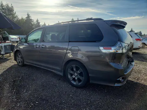 2016 Toyota Sienna VIN 5TDXK3DC7GS740568 фото 2
