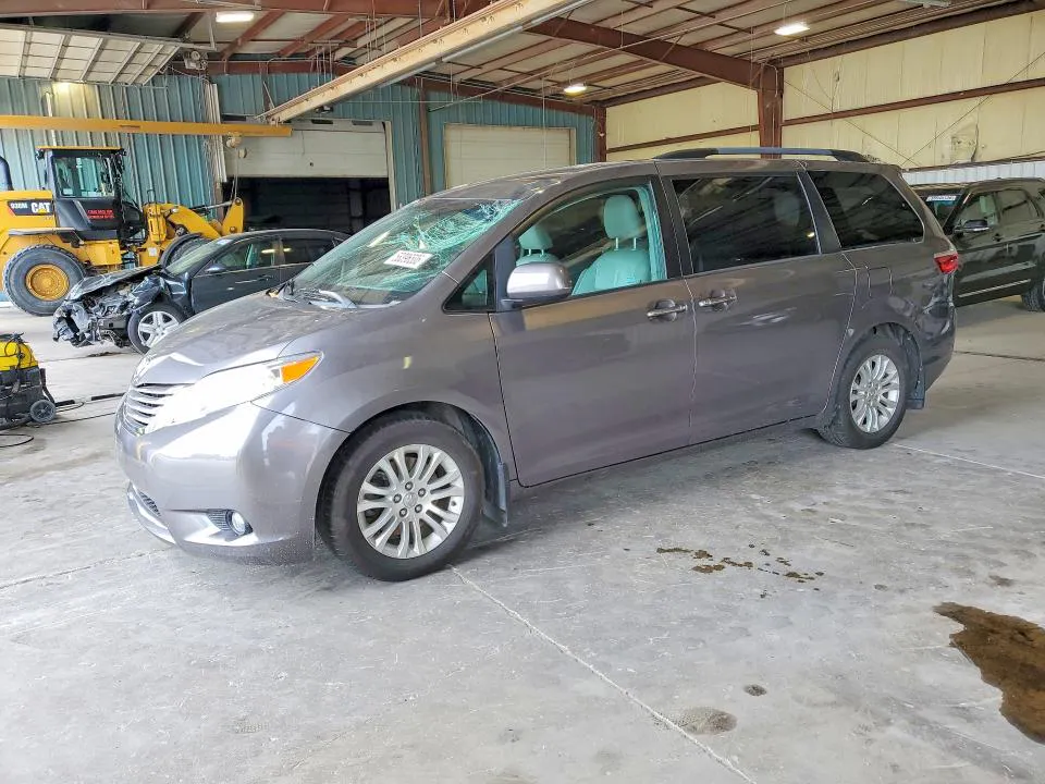 2017 Toyota Sienna VIN 5TDYZ3DC1HS853031 фото 1