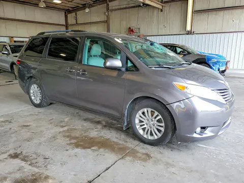 2017 Toyota Sienna VIN 5TDYZ3DC1HS853031 фото 4