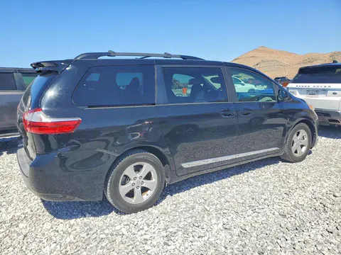 2017 Toyota Sienna VIN 5TDKZ3DC3HS769122 фото 3
