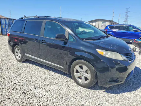 2017 Toyota Sienna VIN 5TDKZ3DC3HS769122 фото 4