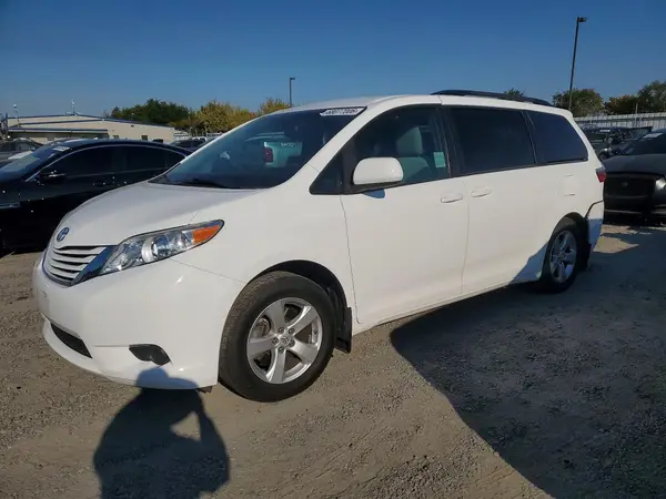5TDKZ3DC8HS879597 — 2017 Toyota Sienna, Боковая часть (Side), фото до ремонта
