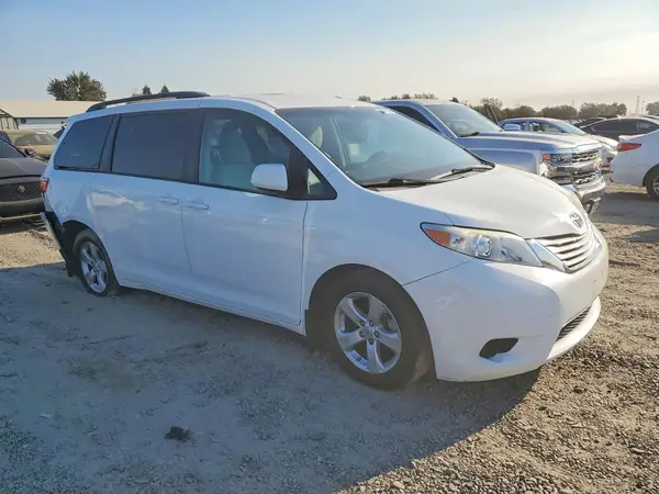 5TDKZ3DC8HS879597 — 2017 Toyota Sienna, фото 4 с аукциона Copart 29.09.2026, Боковая часть