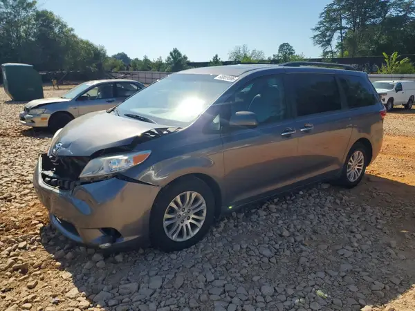 5TDYZ3DC5HS809257 — 2017 Toyota Sienna, Передняя часть (Front End), фото до ремонта