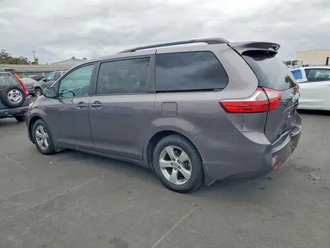 2017 Toyota Sienna VIN 5TDKZ3DC2HS776790 фото 2