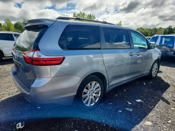 5TDDZ3DC5HS168674 — 2017 Toyota Sienna, фото 3 с аукциона Copart, Передняя часть