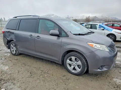 2017 Toyota Sienna VIN 5TDKZ3DC2HS899215 фото 4