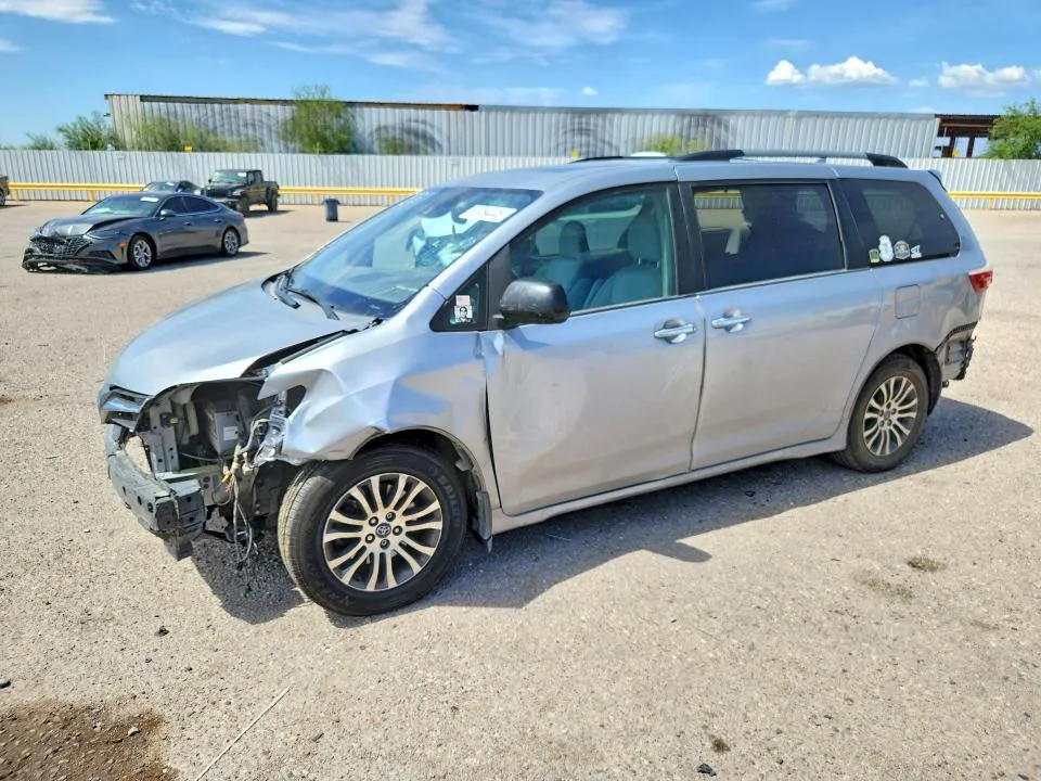 2018 Toyota Sienna VIN 5TDYZ3DCXJS916438 фото 1