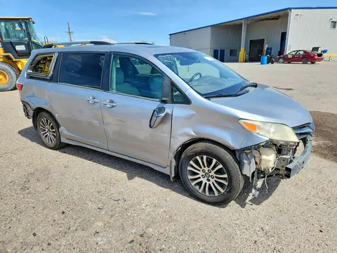 2018 Toyota Sienna VIN 5TDYZ3DCXJS916438 фото 4