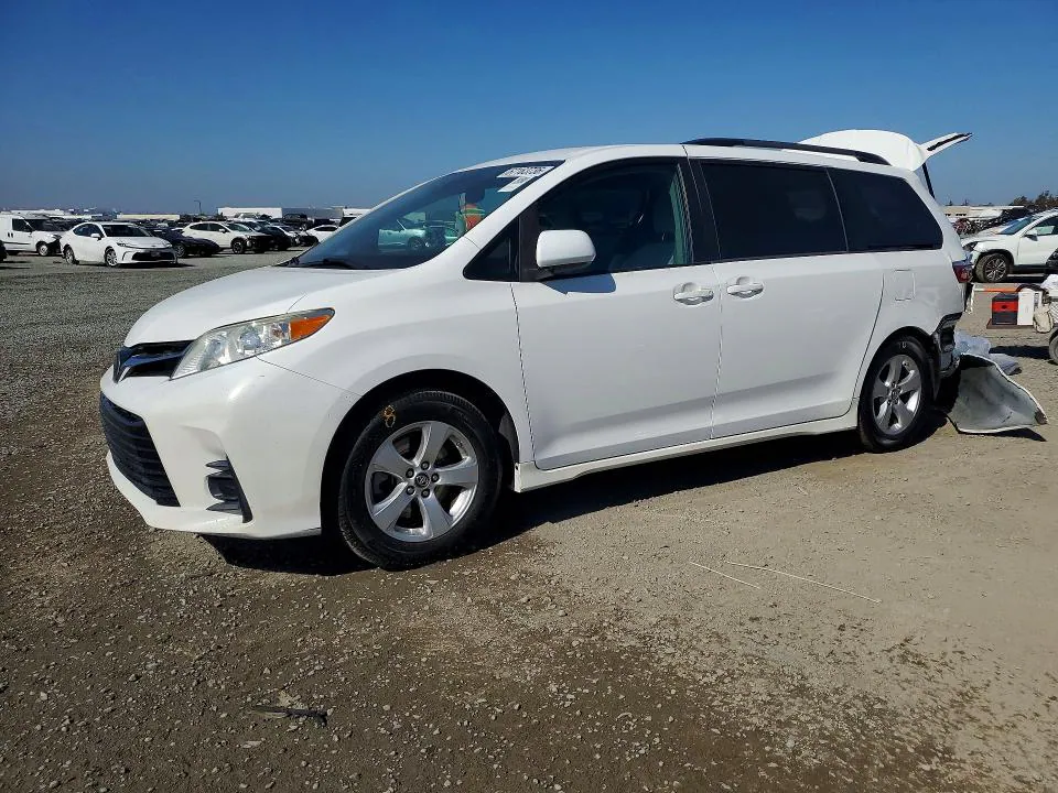 2018 Toyota Sienna VIN 5TDKZ3DC4JS933810 фото 1