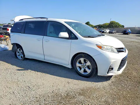 2018 Toyota Sienna VIN 5TDKZ3DC4JS933810 фото 4