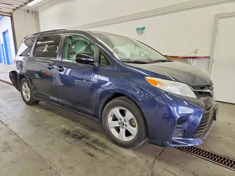 2018 Toyota Sienna VIN 5TDKZ3DC1JS923607 фото 4