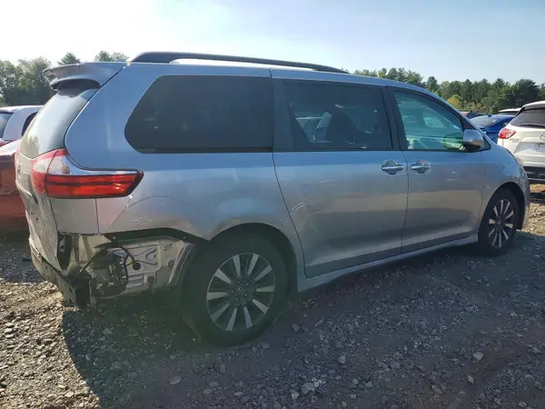 5TDDZ3DC2JS194638 — 2018 Toyota Sienna, фото 3 с аукциона Copart 12.10.2026, Задняя часть