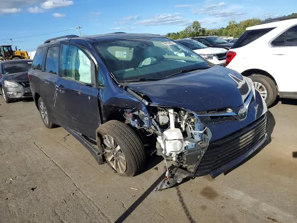 5TDJZ3DC5JS190442 — 2018 Toyota Sienna, фото 4 с аукциона Copart, Передняя часть