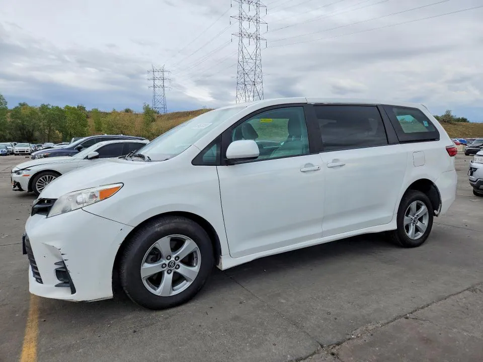 2018 Toyota Sienna VIN 5TDZZ3DCXJS948696 фото 1