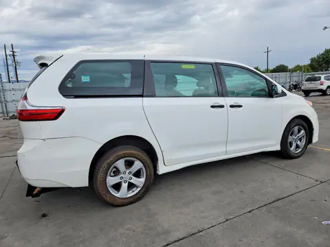 2018 Toyota Sienna VIN 5TDZZ3DCXJS948696 фото 3