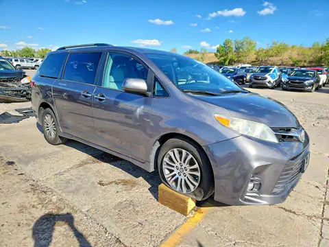 2018 Toyota Sienna VIN 5TDYZ3DC9JS928399 фото 4