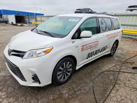 5TDJZ3DC0JS204859 — 2018 Toyota Sienna, Передняя часть (Front End), фото до ремонта