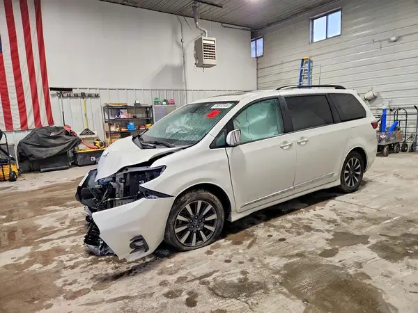 5TDDZ3DC6JS189491 — 2018 Toyota Sienna, Передняя часть (Front End), фото до ремонта