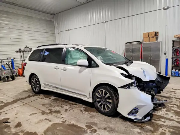 5TDDZ3DC6JS189491 — 2018 Toyota Sienna, фото 4 с аукциона Copart, Передняя часть