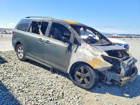 2019 Toyota Sienna VIN 5TDKZ3DC2KS005513 фото 4