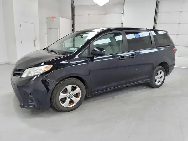 5TDZZ3DC3KS011044 Toyota Sienna 2019 — повреждение Мелкие вмятины и царапины, фото до ремонта