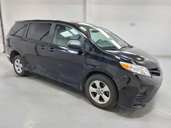 5TDZZ3DC3KS011044 — 2019 Toyota Sienna, фото 4 с аукциона Copart 29.09.2026, Мелкие вмятины и царапины