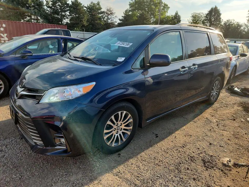 5TDYZ3DC0KS012356 Toyota Sienna 2019 — повреждение Естественный износ, фото до ремонта