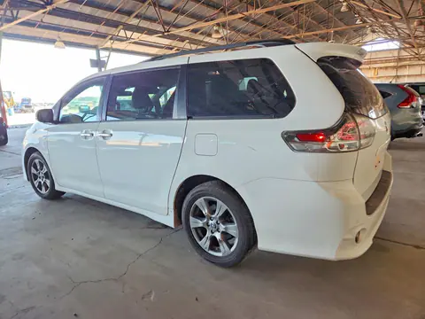 2019 Toyota Sienna VIN 5TDEZ3DCXKS219405 фото 2