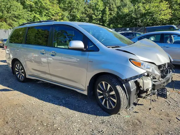 5TDDZ3DC3KS220293 — 2019 Toyota Sienna, фото 4 с аукциона Copart, Передняя часть