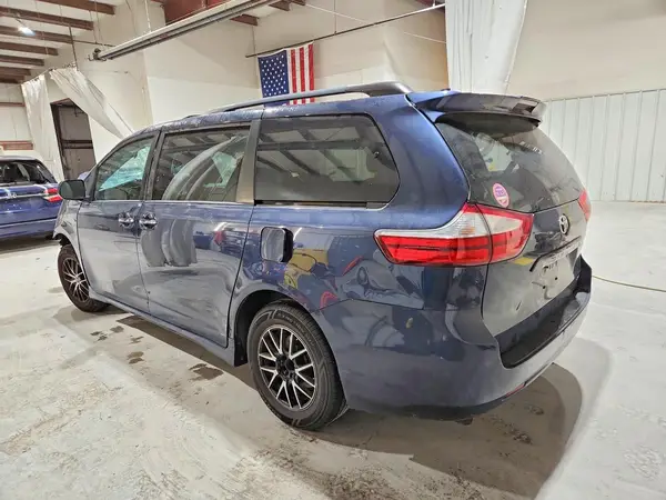 5TDYZ3DC7KS981801 — 2019 Toyota Sienna, фото 2 с аукциона Copart, Передняя часть