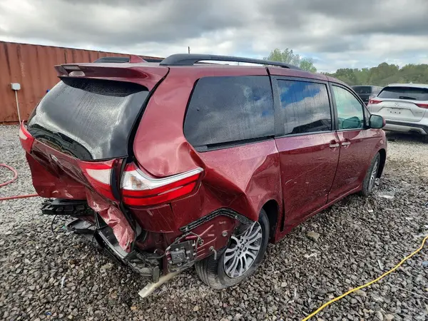 5TDYZ3DC4KS967189 — 2019 Toyota Sienna, фото 3 с аукциона Copart, Задняя часть