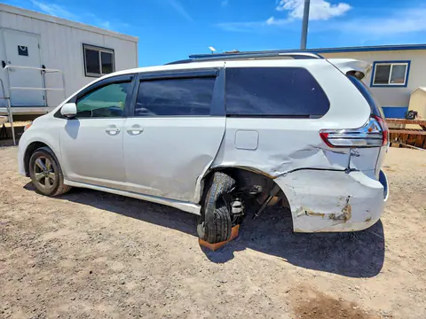 2020 Toyota Sienna VIN 5TDKZ3DC8LS051543 фото 2