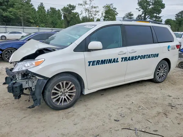 5TDYZ3DC5LS053387 — 2020 Toyota Sienna, Передняя часть (Front End), фото до ремонта