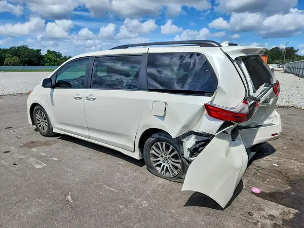 5TDYZ3DC4LS086736 — 2020 Toyota Sienna, фото 2 с аукциона Copart, Задняя часть