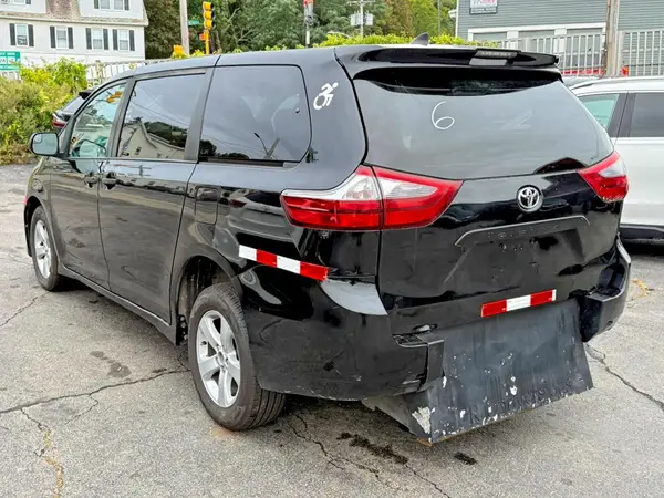 5TDZZ3DCXLS043488 — 2020 Toyota Sienna, фото 2 с аукциона Copart, Мелкие вмятины и царапины