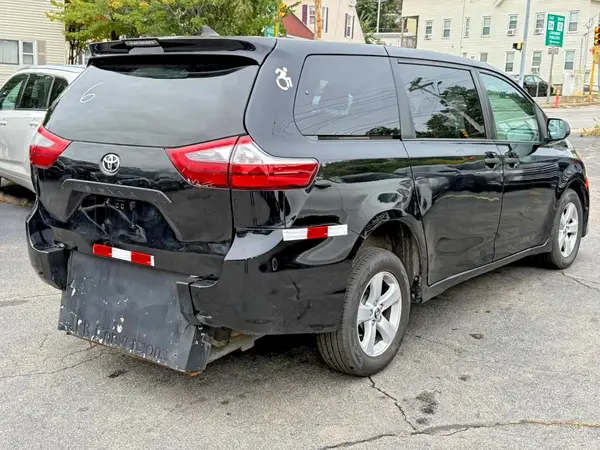 5TDZZ3DCXLS043488 — 2020 Toyota Sienna, фото 3 с аукциона Copart, Мелкие вмятины и царапины