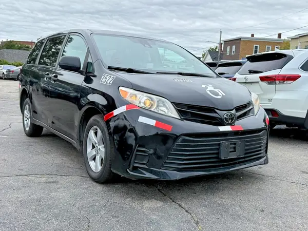 5TDZZ3DCXLS043488 — 2020 Toyota Sienna, фото 4 с аукциона Copart, Мелкие вмятины и царапины
