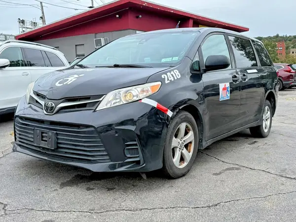 5TDZZ3DC3LS036219 — 2020 Toyota Sienna, Мелкие вмятины и царапины (Minor Dent/Scratches), фото до ремонта