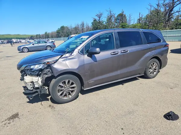 5TDKRKEC3MS030299 — 2021 Toyota Sienna, Передняя часть (Front End), фото до ремонта