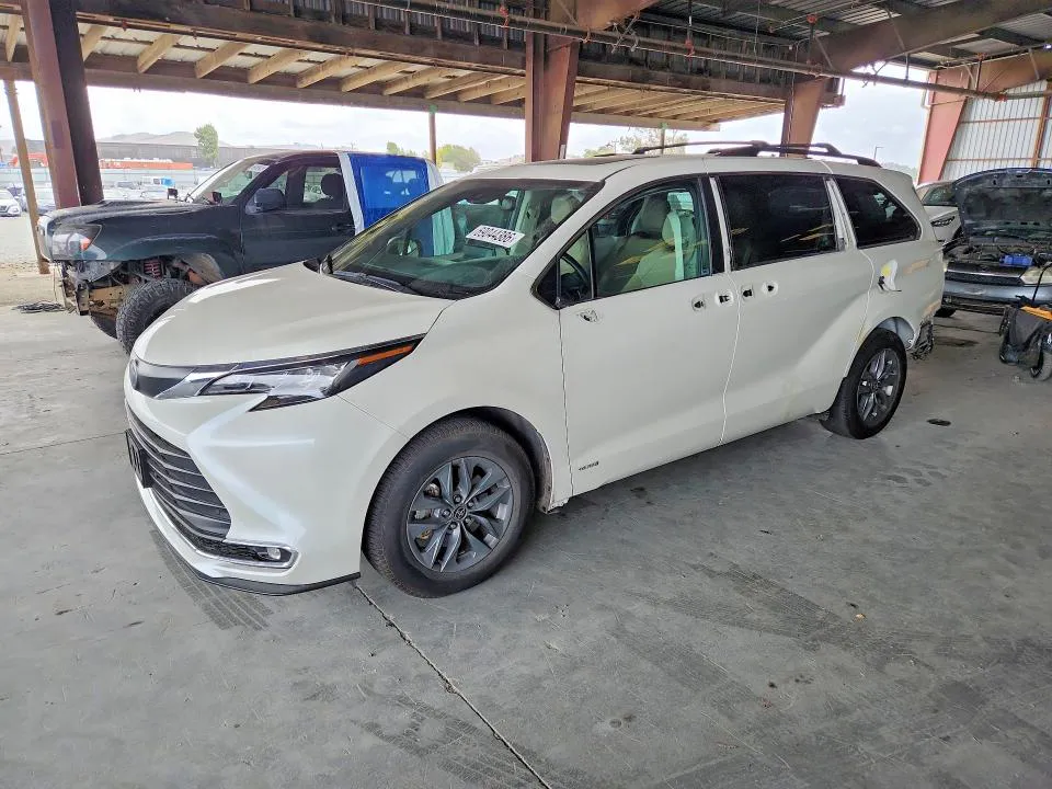 2021 Toyota Sienna VIN 5TDJSKFC6MS017271 фото 1