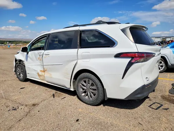 5TDKSKFC1MS032104 — 2021 Toyota Sienna, фото 2 с аукциона Copart 28.09.2026, Боковая часть