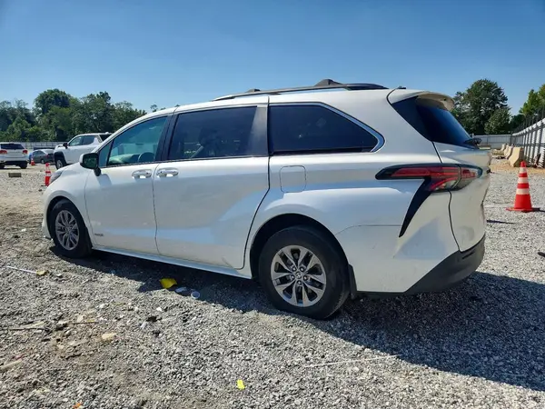 5TDYRKEC9MS019690 — 2021 Toyota Sienna, фото 2 с аукциона Copart 05.10.2026, Передняя часть