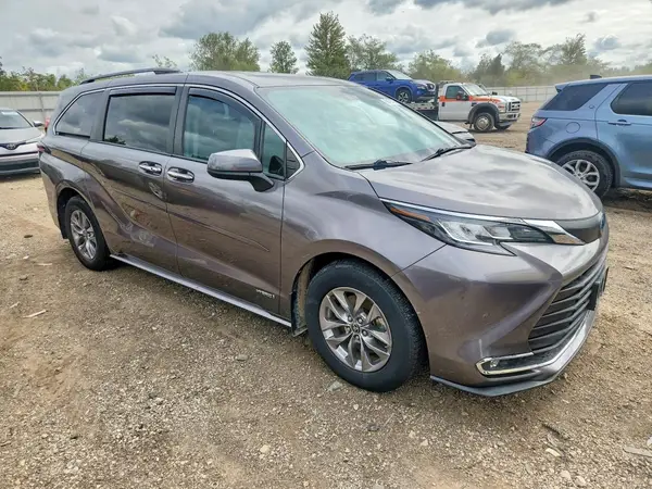 5TDYSKFC9MS040283 — 2021 Toyota Sienna, фото 4 с аукциона Copart 13.10.2026, Естественный износ