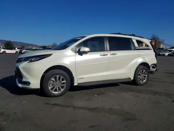 5TDJRKEC5MS041171 — 2021 Toyota Sienna, Задняя часть (Rear End), фото до ремонта