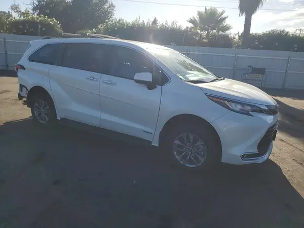 5TDJRKEC5MS041171 — 2021 Toyota Sienna, фото 4 с аукциона Copart 29.09.2026, Задняя часть