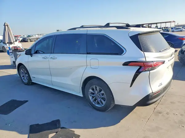 5TDYRKEC0MS033025 — 2021 Toyota Sienna, фото 2 с аукциона Copart, Боковая часть